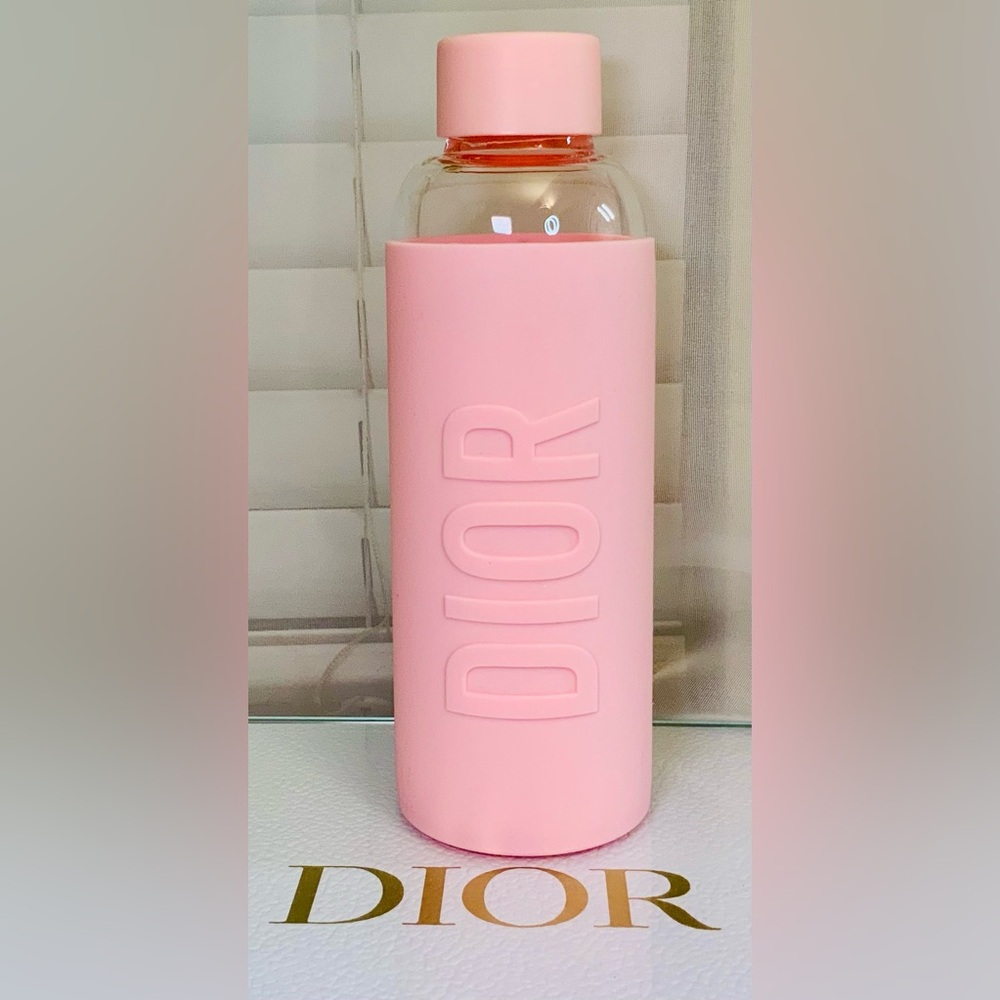 Dior Glass Water Bottle with Pink Silicone Cover Traveling - Picture 6 of 13